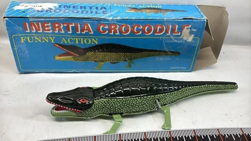 Tin crocodile Funny action toy in box