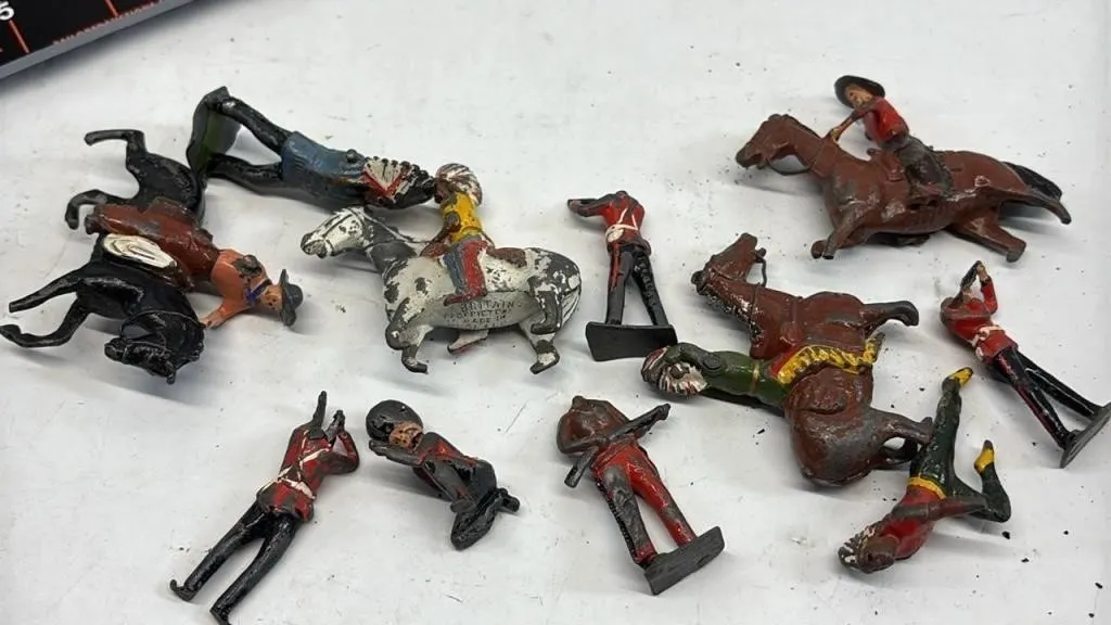 Antique Lead Soldier toy lot horses