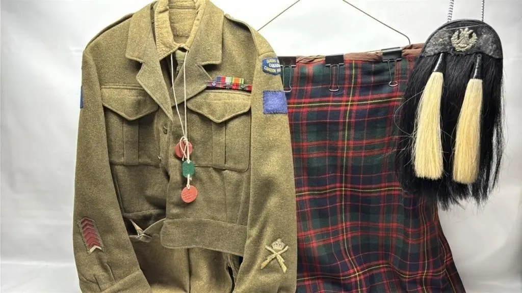 Queens Own Cameron Highlandeds military uniform