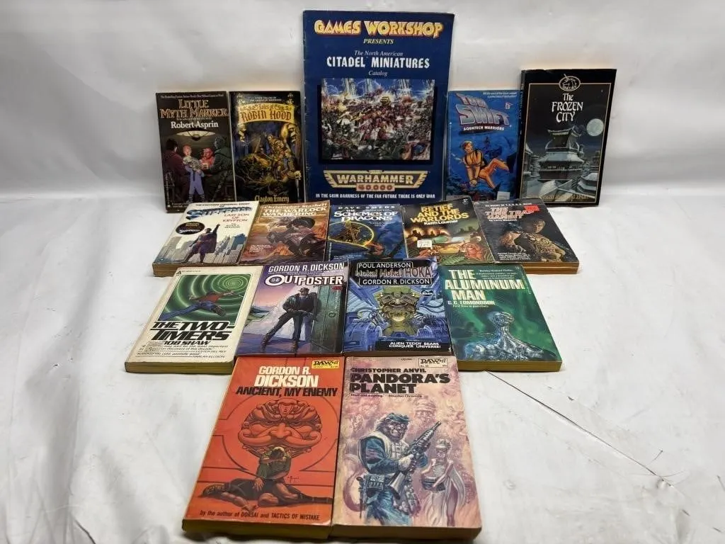 Vintage SF/Fantasy Paperback Lot w/ Warhammer 40K
