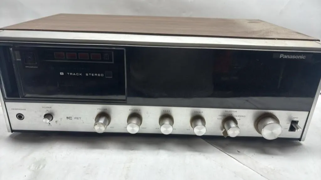 Vintage Panasonic 8 Track stereo Unit RE-8080C