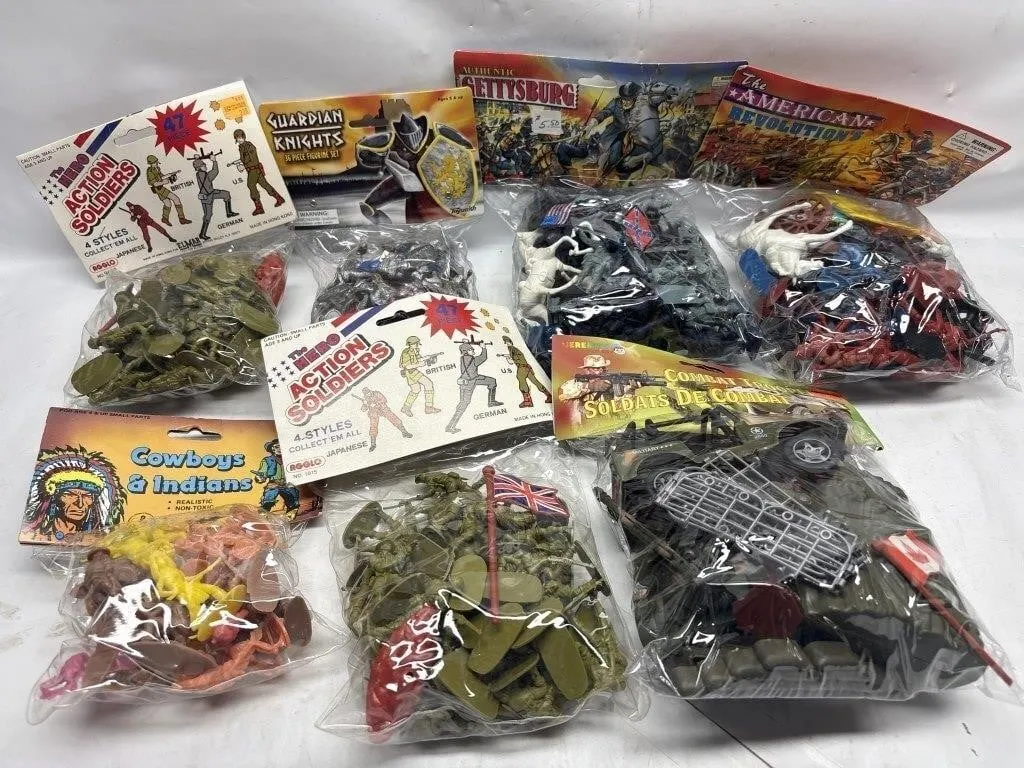 Vintage Plastic Toy Soldiers & Figures Lot