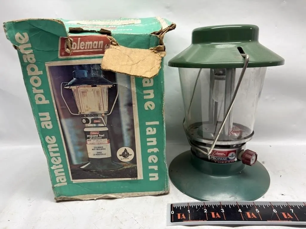 Coleman Propane Lantern Model 5419A-701 with Box