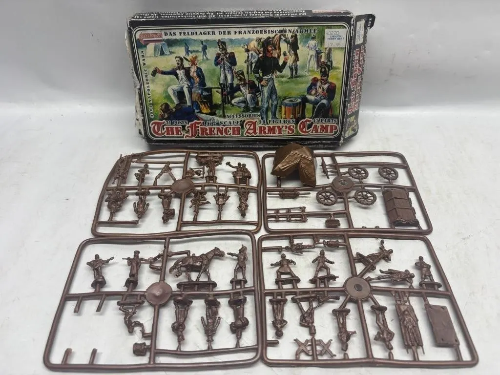 Strelets French Army's Camp Kit & LOTR Carry Case