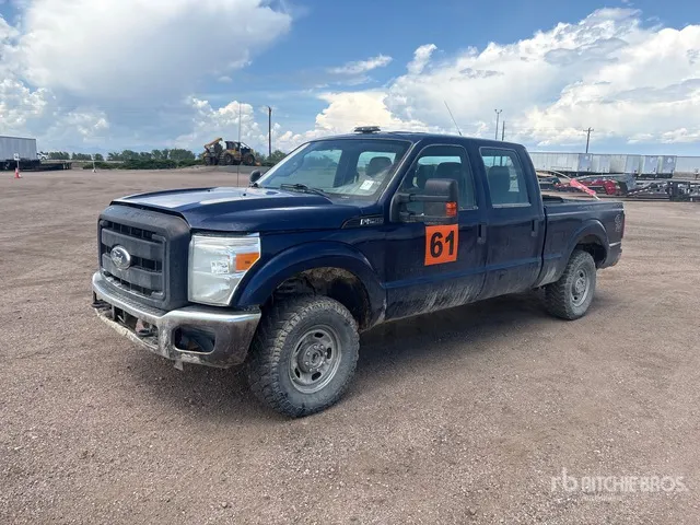 2011 Ford F-250 XL 4x4 Crew Cab Pickup