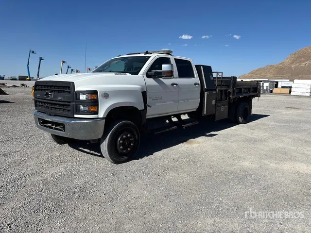2019 Chevrolet Silverado 5500 HD 4x4 Crew Cab Dump Truck
