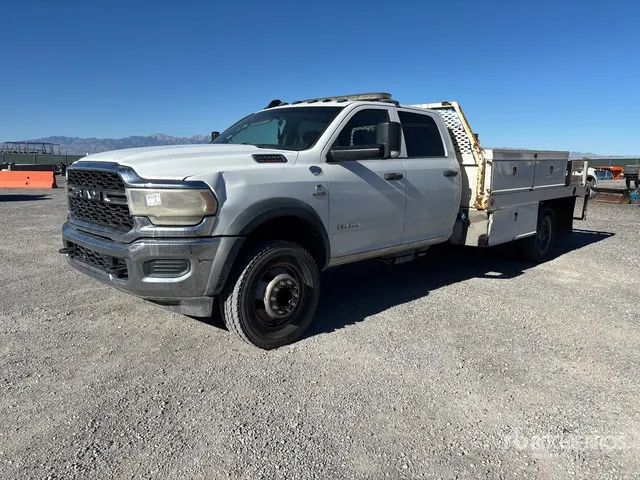 2019 Ram 5500 4x4 Crew Cab Flatbed Truck