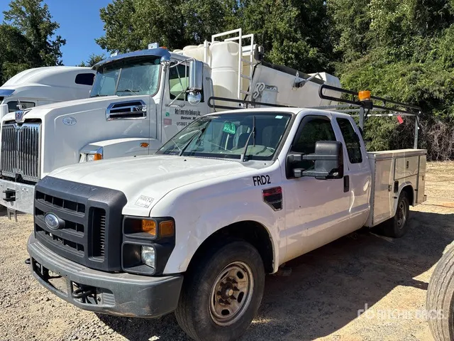 2010 Ford F-250 XL 4x2 Crew Cab Pickup (Inoperable)