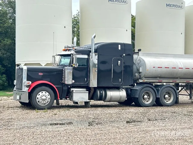 2013 Peterbilt 389 T/A Sleeper Truck Tractor