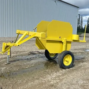 Hydraulic grain bag roller