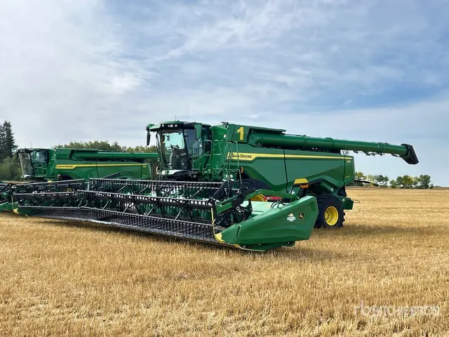 2023 John Deere X9 1000 4x4 Combine Harvester