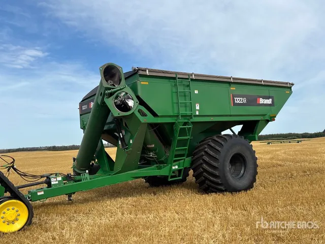 2017 Brandt 1322XR 1300 bu S/A Grain Cart