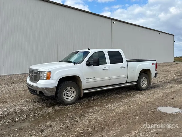 2008 GMC Sierra 2500 SLT 4x4 Crew Cab Pickup