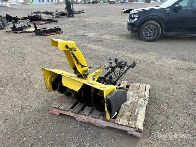 John Deere 3252 42 in Snow Blower - Fits Tractor