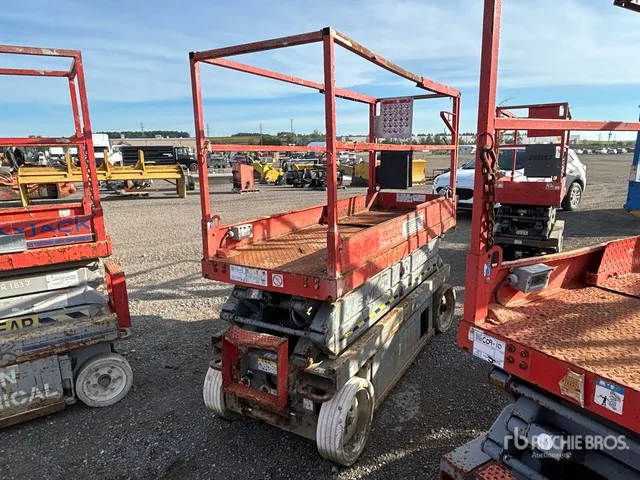 2015 Skyjack SJ3220 Electric Scissor Lift