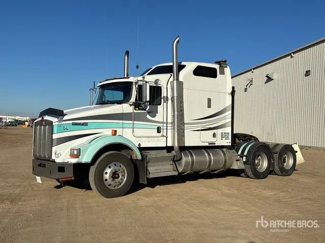 2007 Kenworth T800 6x4 T/A Sleeper Truck Tractor
