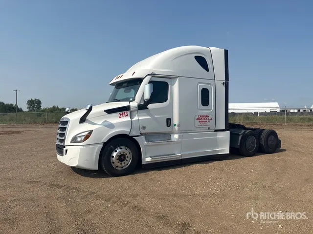 2022 Freightliner Cascadia 113 6x4 T/A Sleeper Truck Tractor