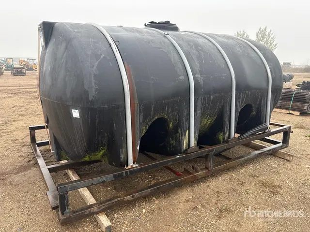 2400 gal Fertilizer Tank