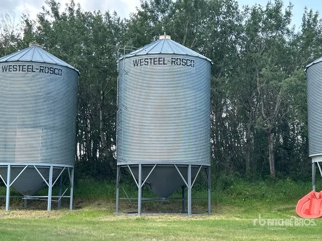 Westeel Rosco +/- 2000 bu 6 Ring Hopper Grain Bin