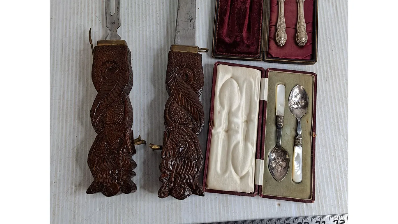 India Dragon Carving Set, EPNS LV Teaspoons, JE&SS EP Butter Spreaders