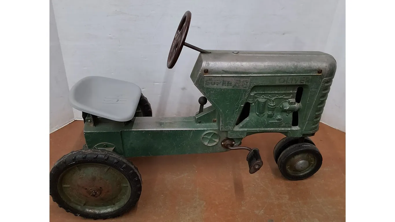 * Oliver Super 88 Pedal Tractor, Pickup Only