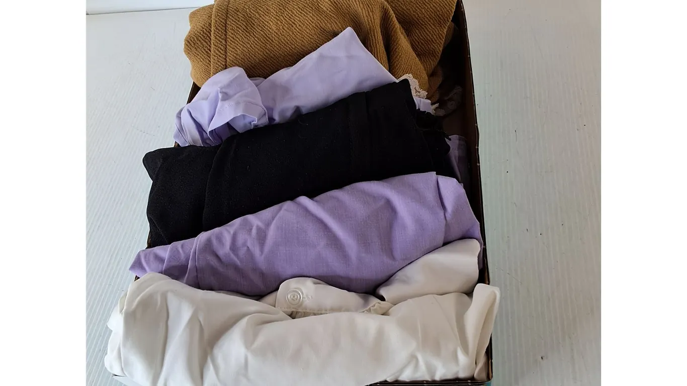 Vintage Men's- Approx. L & Women's - Approx. M Dress Shirts/Dress