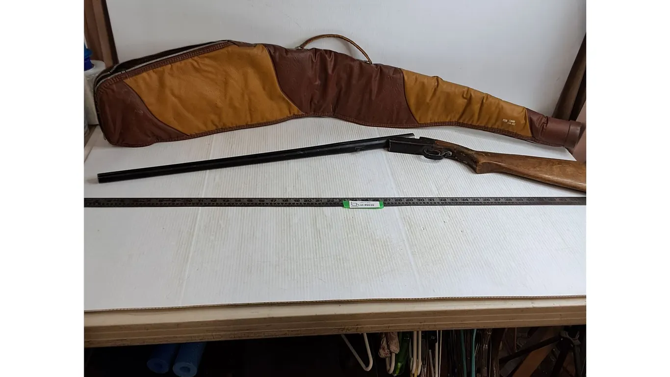 *^ Winchester Break Barrel Shotgun & Case - PAL Required