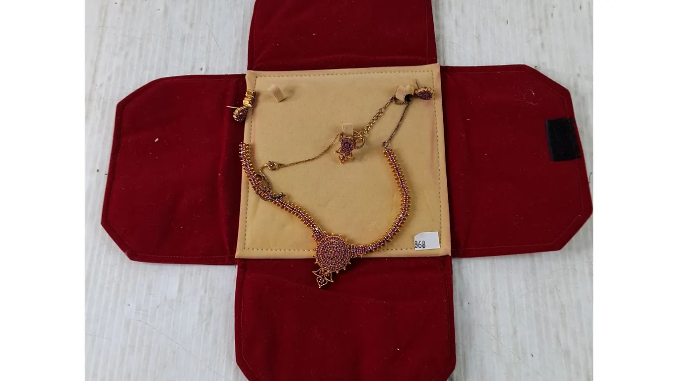 Costume Jewelry - Zirconia Necklace