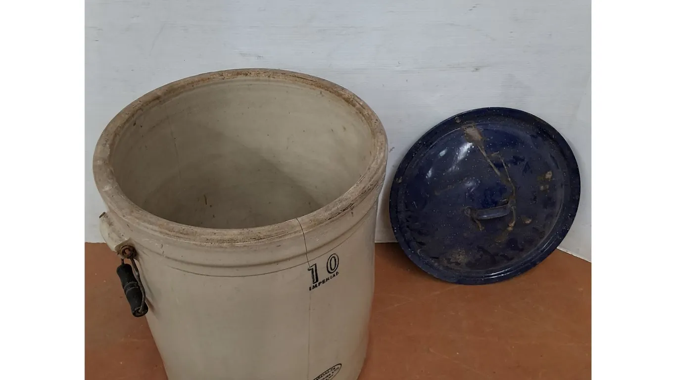 * Medalta Potteries Ceramic Crock 19x15" - Cannot Ship