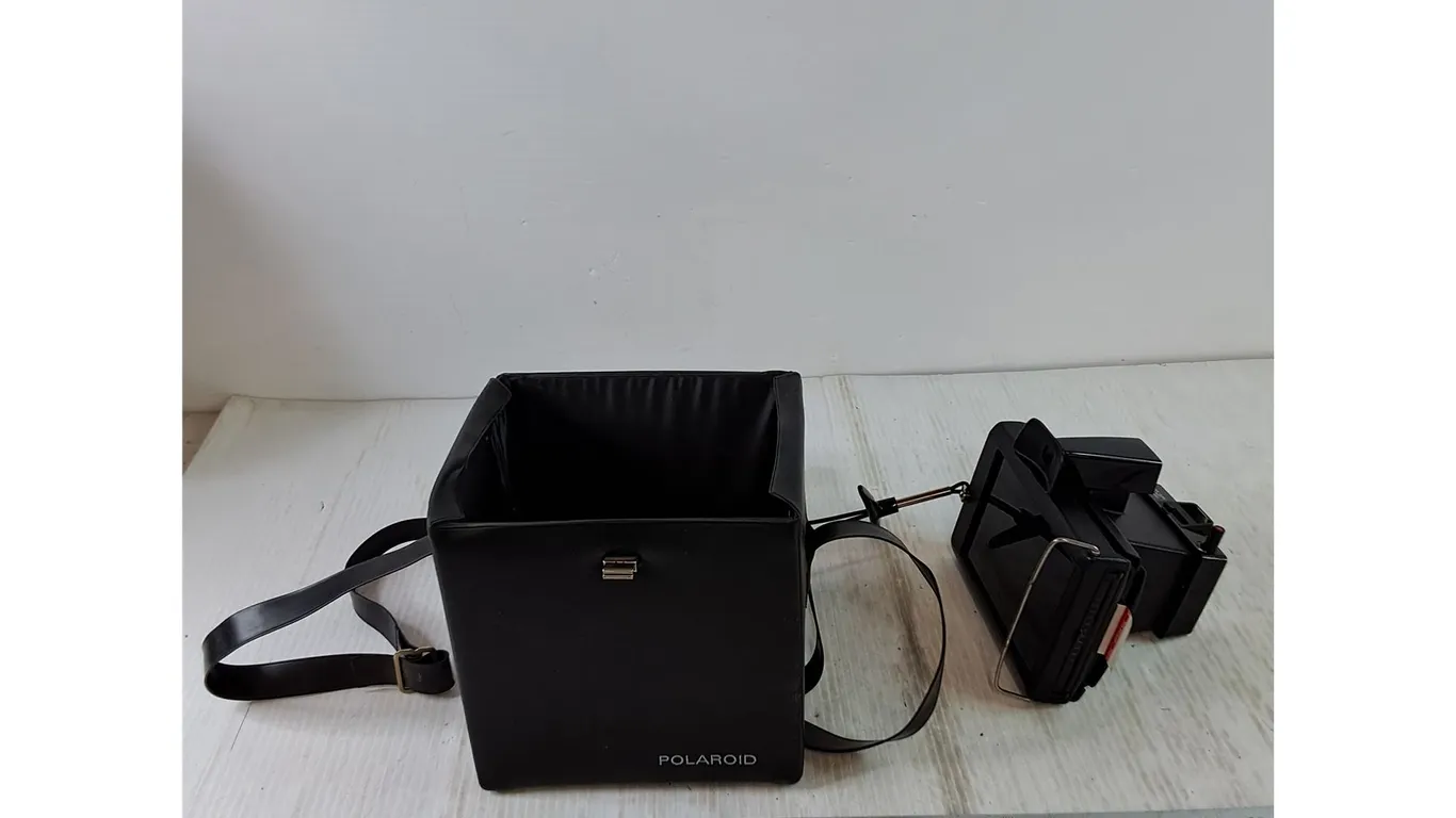 Polaroid Colorpack 80 Land Camera With Carry Case