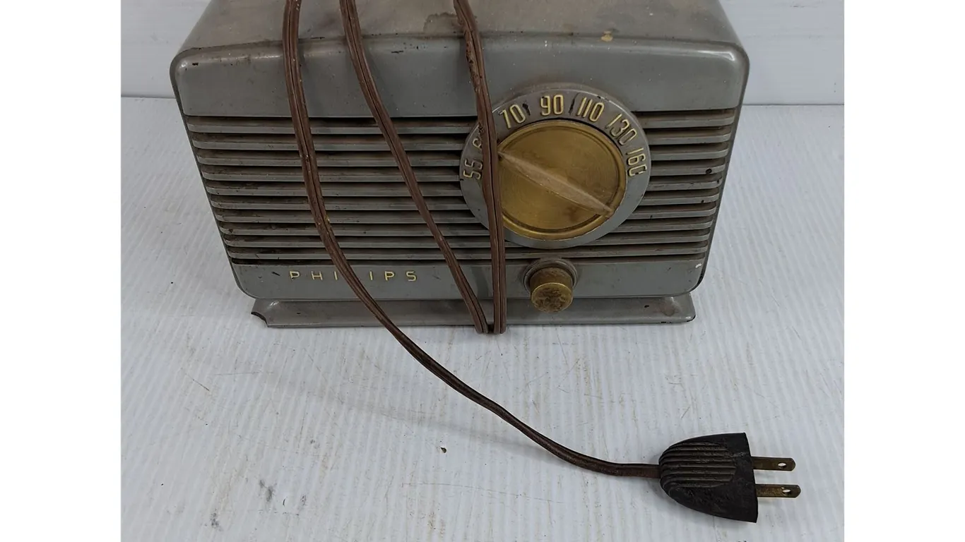 Vintage Philips Radio - As Is