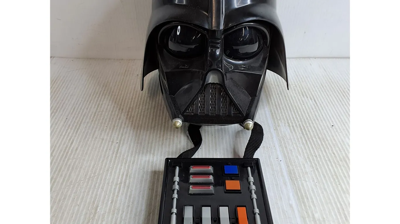 Hasbro Star Wars Darth Vader Voice Changer Mask-untested-as is