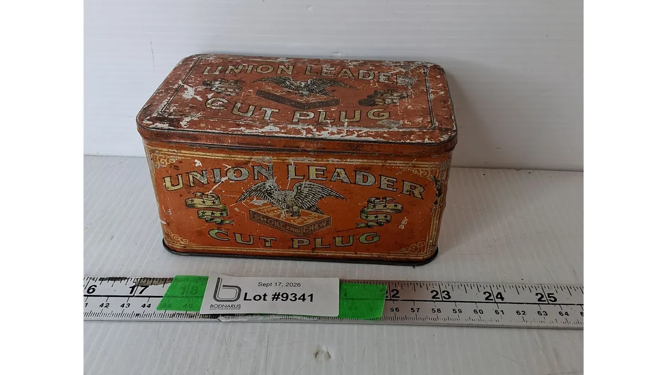 Vintage Union Leader Cut Plug Tin