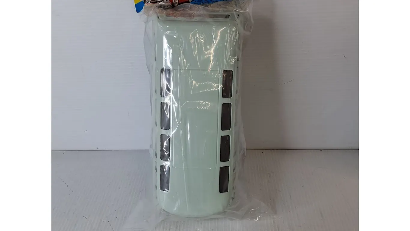 Lucky Toy Model Volkswagen Bus, Sealed