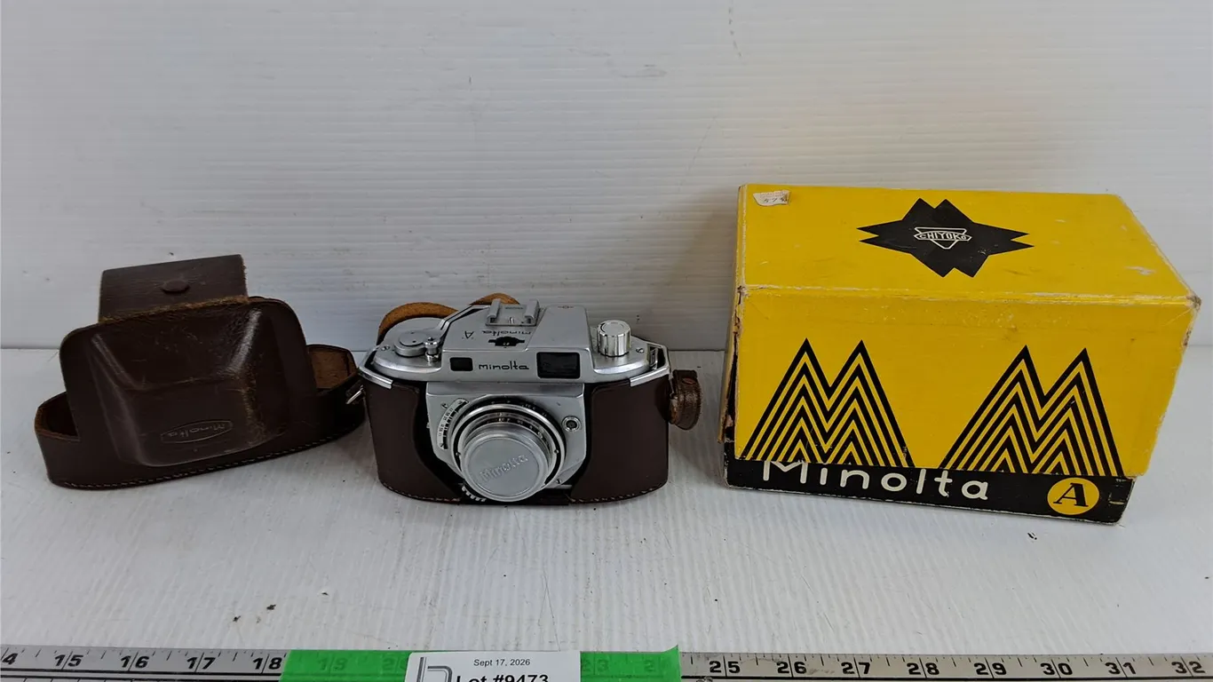 Vintage Minolta Film Camera w/Case - As Is