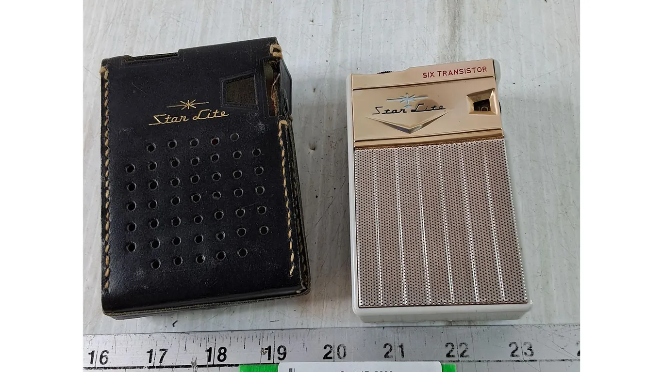 Star-Lite Six Transistor Untested As-Is With Cowhide Leather Protective Case
