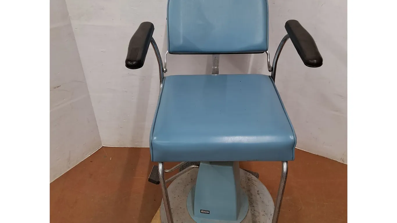 * Reliance Reclining Dental Chair - Dolly Not Included - Cannot Ship