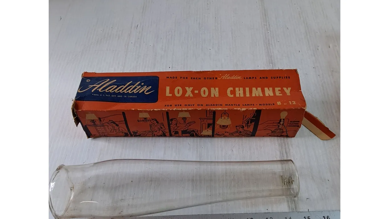 Aladdin Pyrex Lox-On Chimney with Box