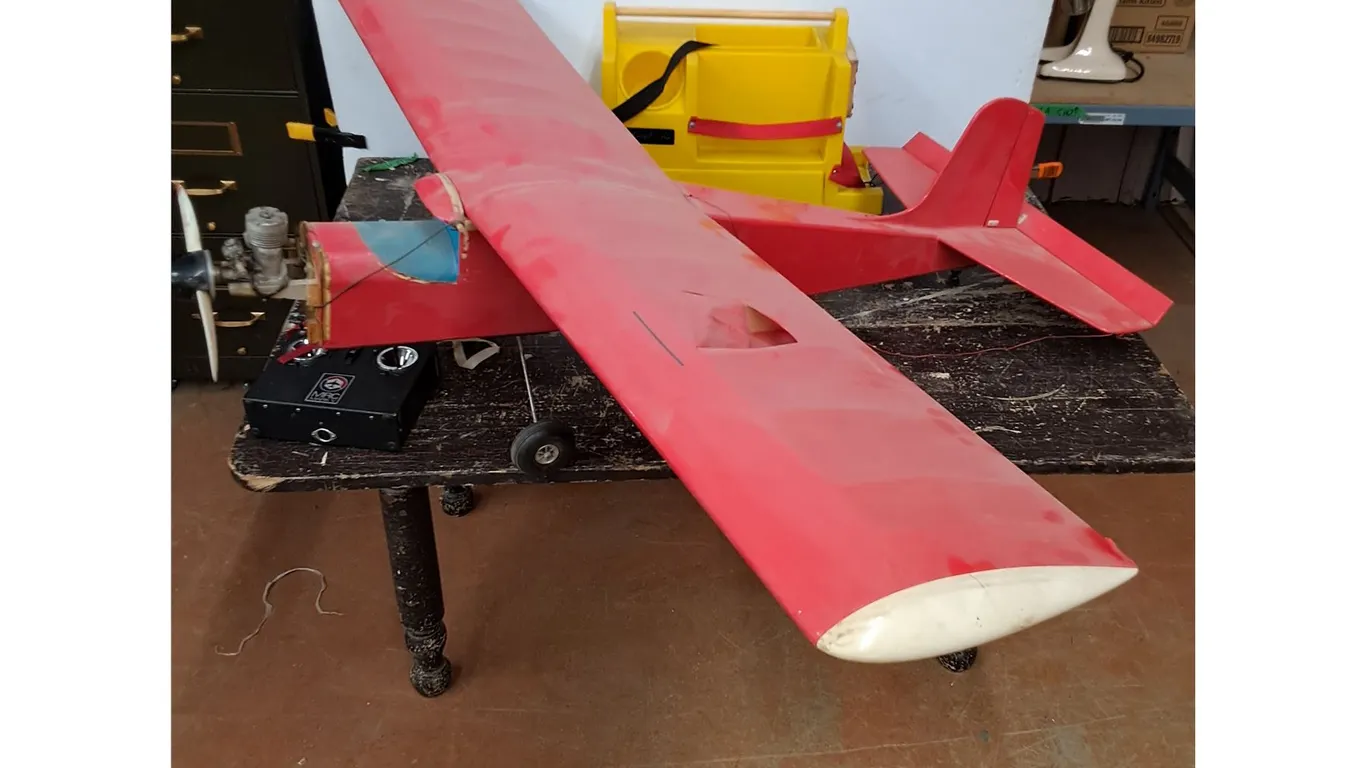 RC Model Airplane w/ Remote - Untested, RC Airplane Tool Caddy