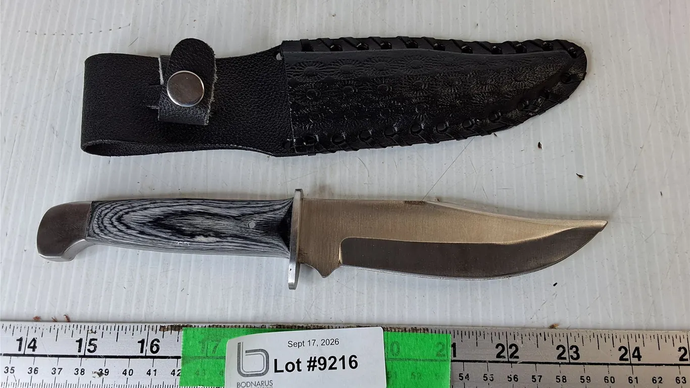 10.75" Hunting Knife & Leather Style Sheath