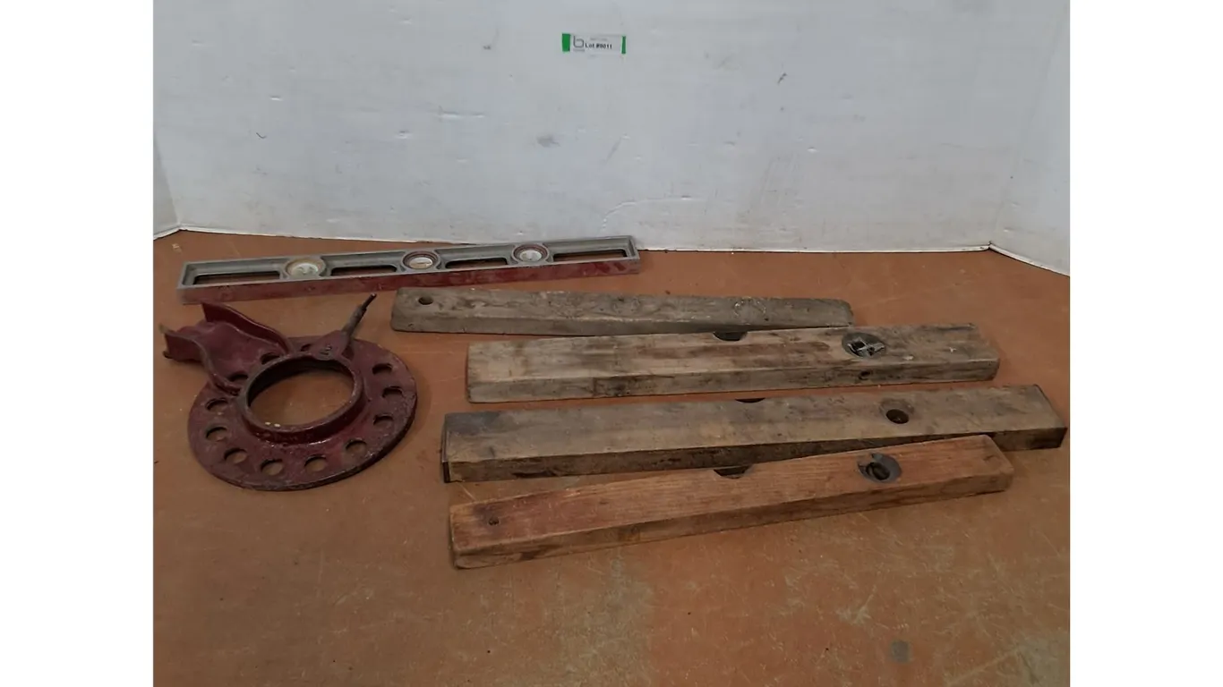 * (5) 24" Levels & Misc Flange