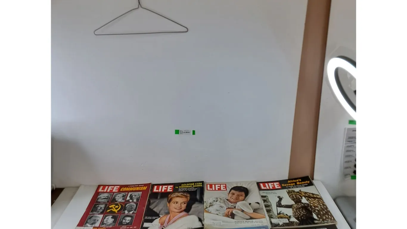 (8) Life Magazines, (1) 1959, (7) 1961