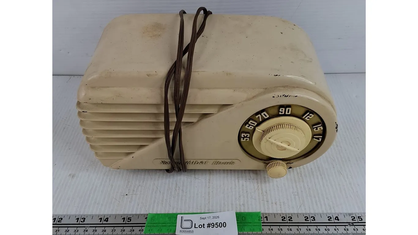 Vintage Northern Midge Electric Radio - As Is