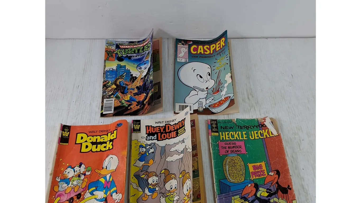 (5) Comics - Includes Donald Duck, Casper, TMNT