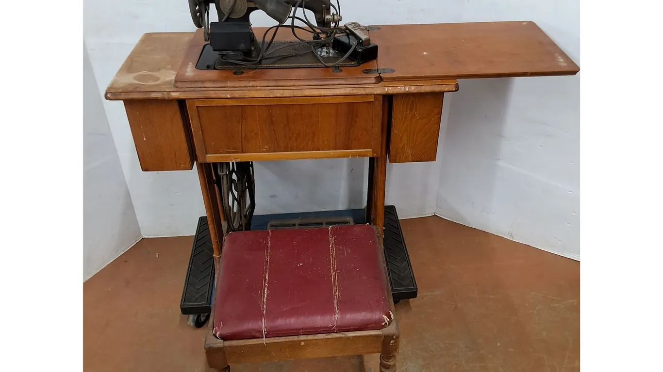 * Antique Singer Sewing Machine 34x16x29" & Chair - Dolly Not Included - Cannot Ship
