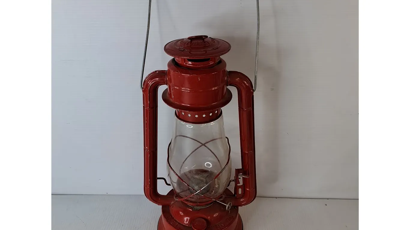 Dietz Metal Hurricane Style Oil Lantern 15"