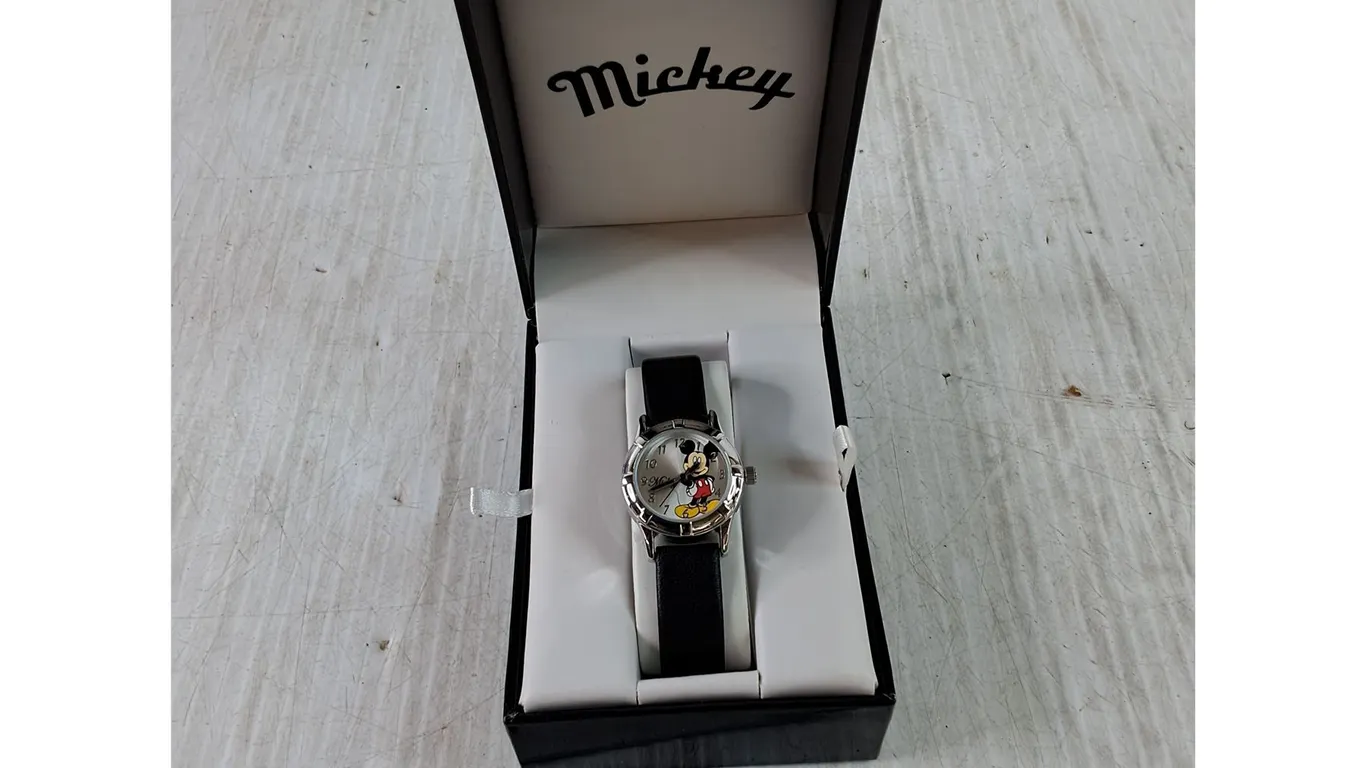 Disney Mickey Mouse Wristwatch Unpowered