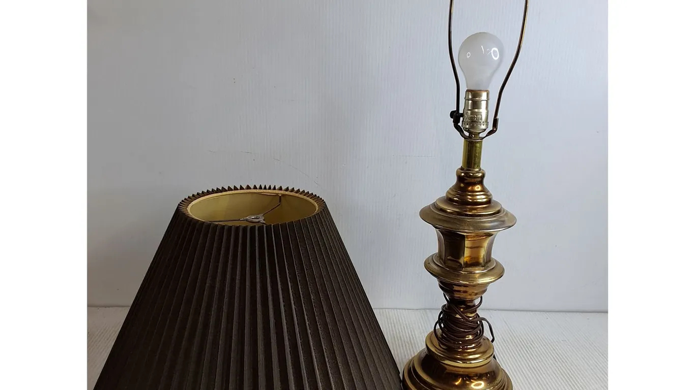 # Table Lamp w/ Shade - 27" Tall - Tested