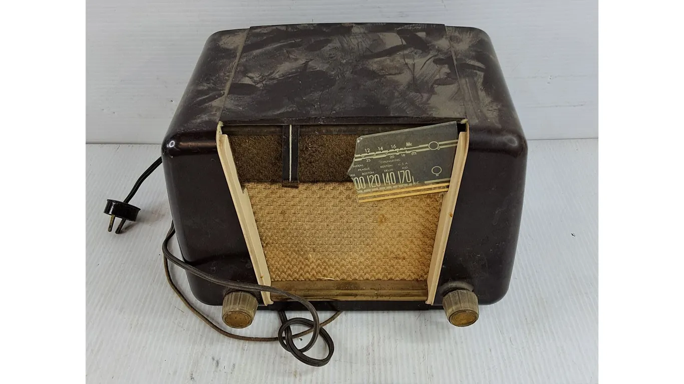 Antique Radio - As Is, Needs Repair