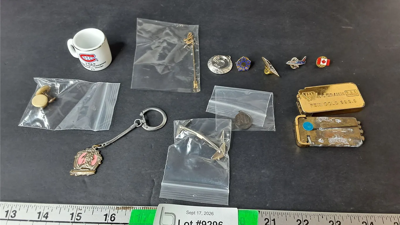 Mini Montreal Canadiens Mug, Cufflinks, Collector Pins, Misc.